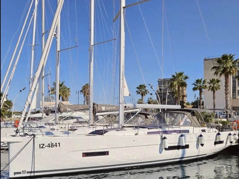 Location à Cagliari - Dufour Dufour 530 sur SamBoat