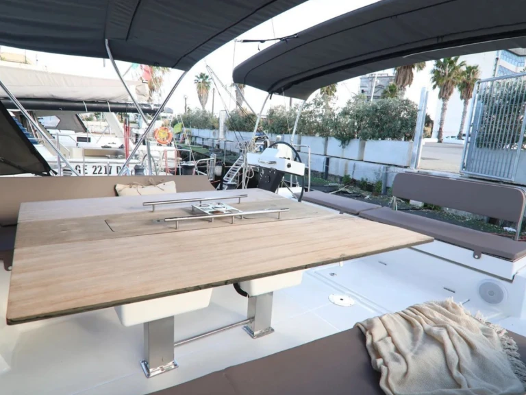 Location bateau Cagliari pas cher Dufour 470