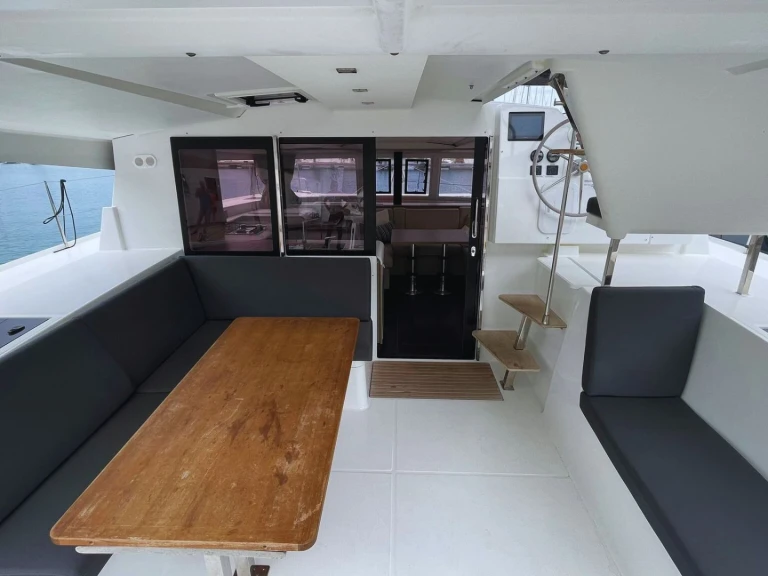 Louer Catamaran avec ou sans skipper Fountaine Pajot à Cagliari