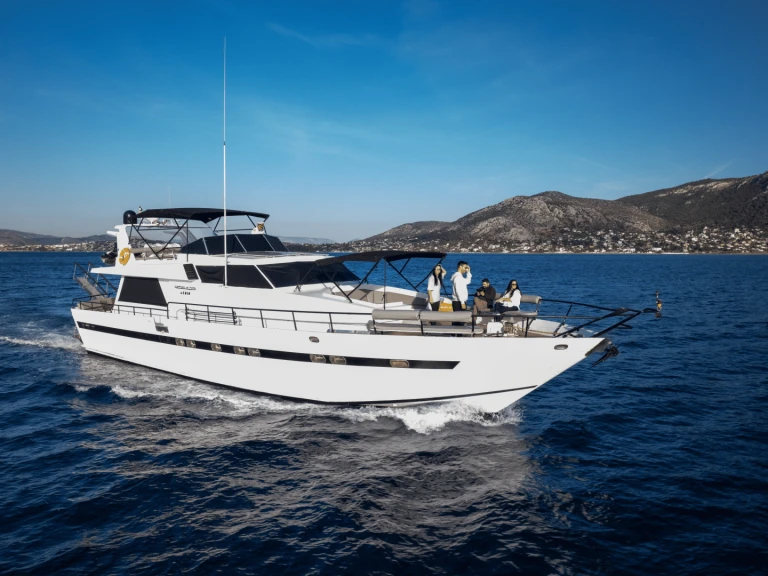 Location bateau Cantieri Di Pisa AKhir à Mikrolimano sur Samboat