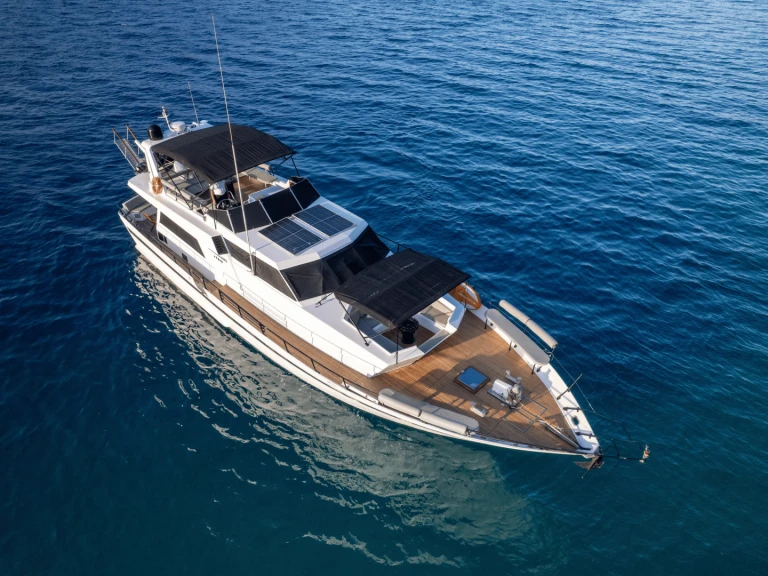 Yacht à louer à Mikrolimano au meilleur prix