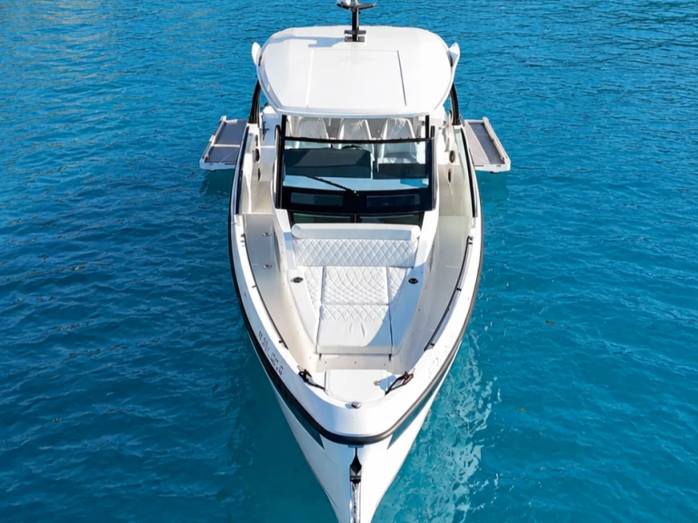 Bateau à moteur à louer à Sant Antoni de Portmany au meilleur prix