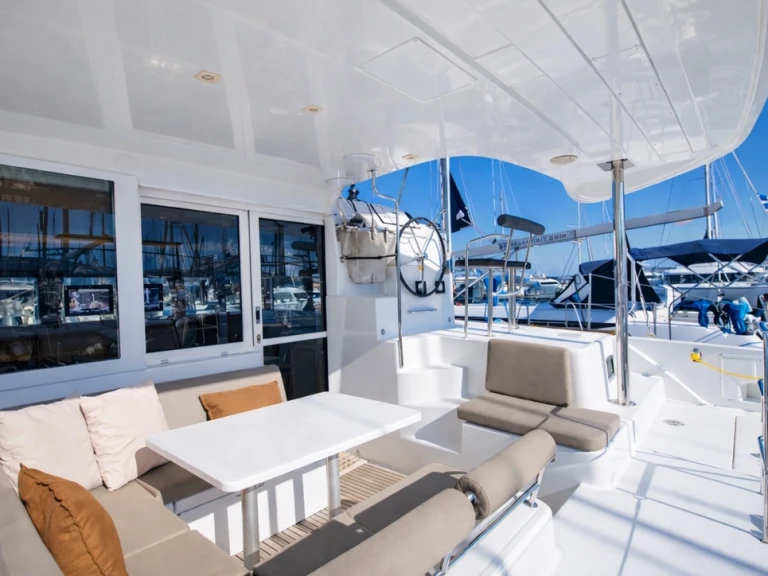 Louer Catamaran avec ou sans skipper Lagoon à Antibes