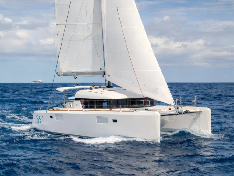 Louer Catamaran avec ou sans skipper Lagoon à Antibes