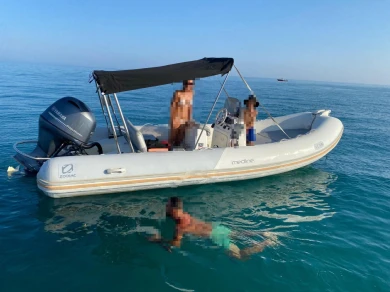 Hire a Zodiac Medline France