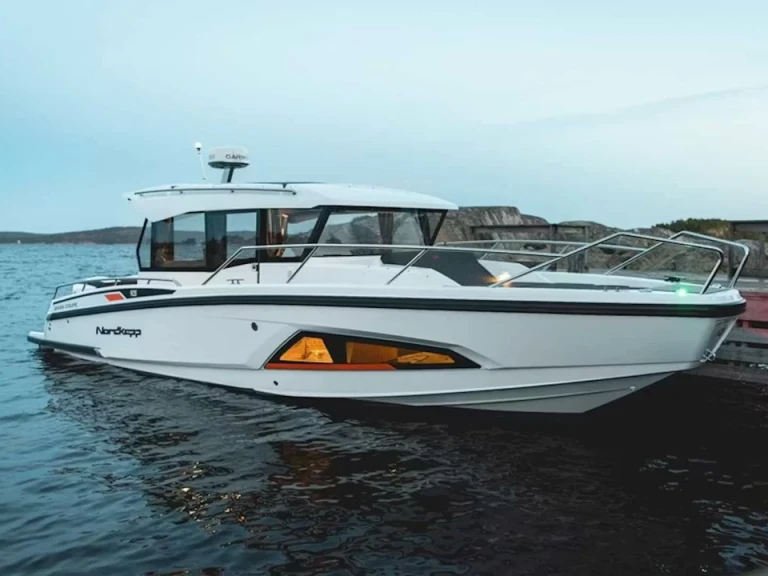 Louer Bateau à moteur avec ou sans skipper Nordkapp à Glyfáda