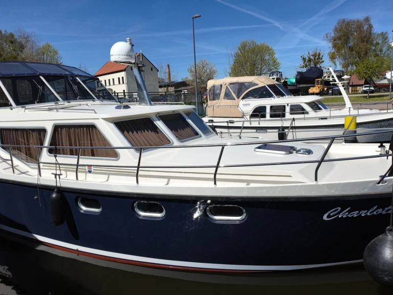 Pedro Solano 38 "Charlotte" a louer à Zehdenick