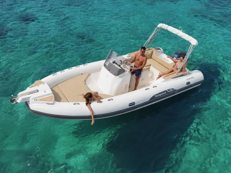 Capelli Tempest 775 a louer à Le Lavandou