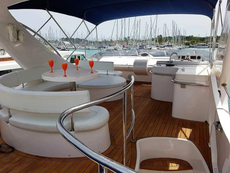 Louer Yacht avec ou sans skipper Gulf Craft à Gouviá