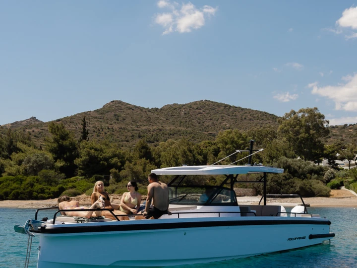 Louer Bateau à moteur avec ou sans skipper Axopar à Athènes