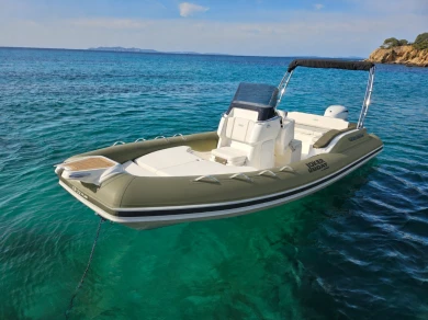 RIB hire in Le Lavandou - Joker Boat Clubman 22 Plus