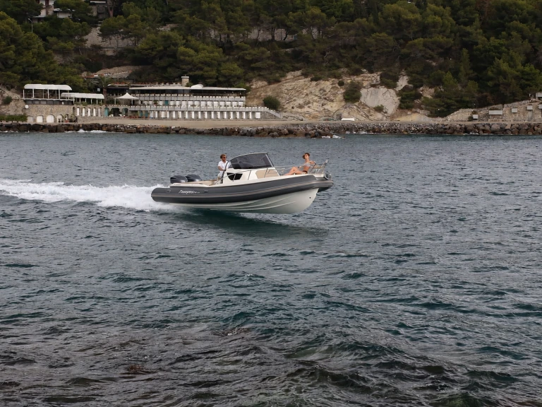 Location bateau Le Lavandou pas cher Tempest 900 WA