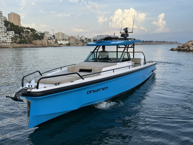 Location bateau Can Picafort pas cher Axopar 37 Sun-Top