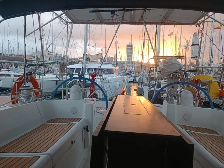 Louez un Bénéteau Oceanis 473 Clipper à Tivat