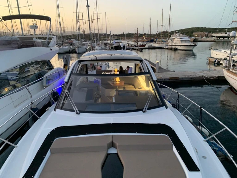 Location Bateau à moteur à Athènes - Galeon GALEON 485 HTS