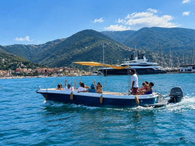 Louer Bateau à moteur avec ou sans skipper Gozzo à La Spezia