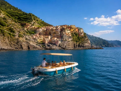 Hire Motorboat Gozzo with a boat licence