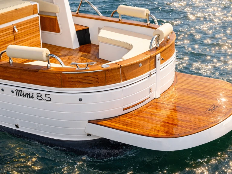 Louer Bateau à moteur avec ou sans skipper Mimi à Positano