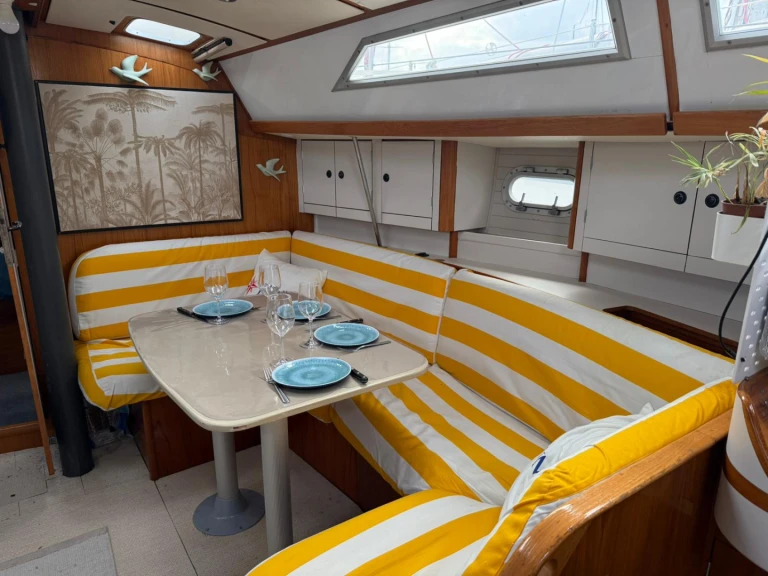 Location bateau Jeanneau Sun Odyssey 37.1 à Golfe-Juan sur Samboat