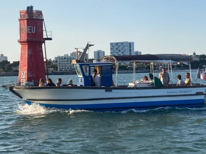 Louer Bateau à moteur avec ou sans skipper Ultramar à La Rochelle