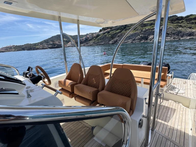 Location Bateau à moteur à Argelès-sur-Mer - Prua al Vento  HURACAN 9.8