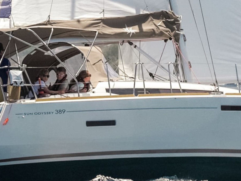 Location Voilier à Le Marin - Jeanneau Jeanneau Sun Odyssey 389