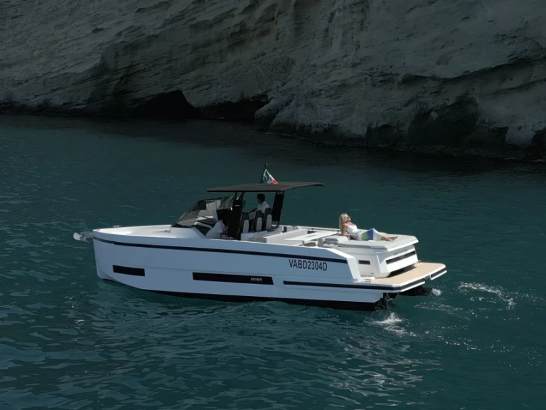 Location Bateau à moteur De Antonio avec permis