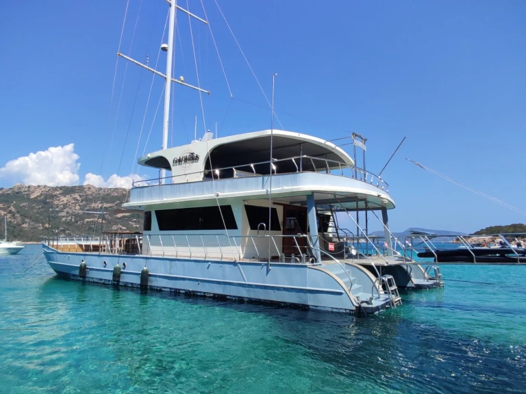Bateau à moteur à louer à Naples au meilleur prix