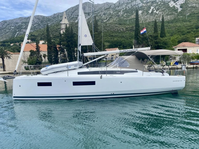 Location bateau Komolac pas cher Sun Odyssey 350