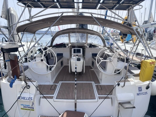 Jeanneau Sun Odyssey 509 a louer à Lávrio