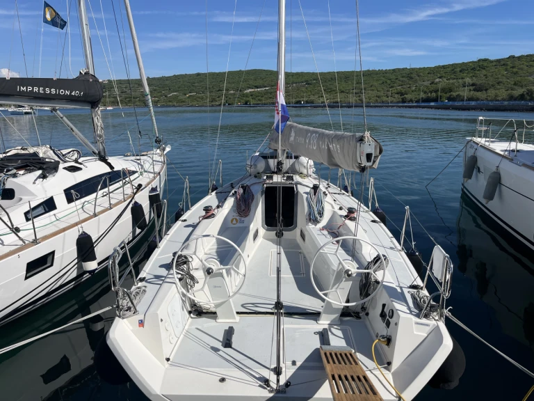 Location bateau Italia Yachts Italia 9.98 à Punat sur Samboat