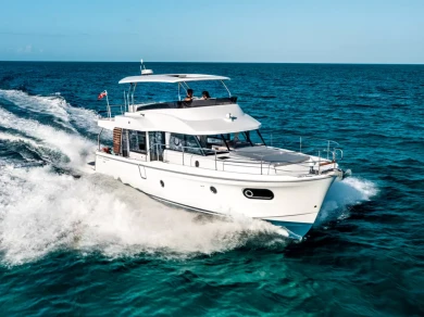 Location bateau Capri pas cher Swift Trawler 48