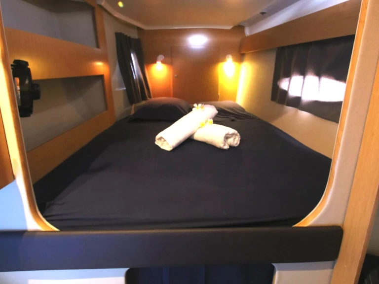 Location Catamaran à Nosy Be - Fountaine Pajot Lipari 41