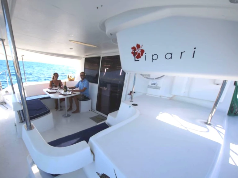 Location bateau Fountaine Pajot Lipari 41 à Nosy Be sur Samboat