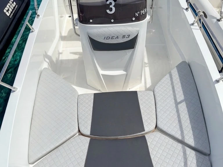 Bateau à moteur à louer à Alghero au meilleur prix