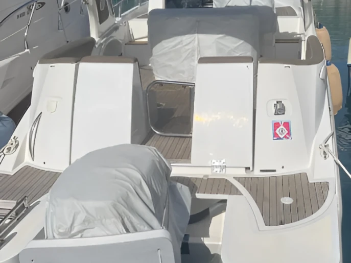 Bateau à moteur à louer à Salerne au meilleur prix