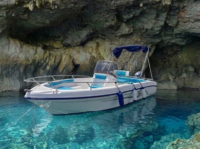Noleggio Barca a motore a Alghero – Ranieri Soverato 545