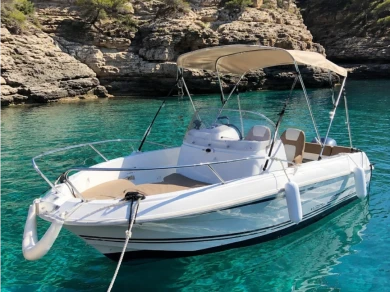 Charter a Jeanneau cap-camarat 505 Style in Sainte-Maxime on Samboat