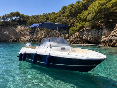 Motorboat to hire Les Issambres at the best price