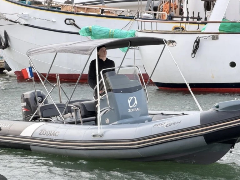 Location bateau Cavalaire-sur-Mer pas cher Pro Open 650