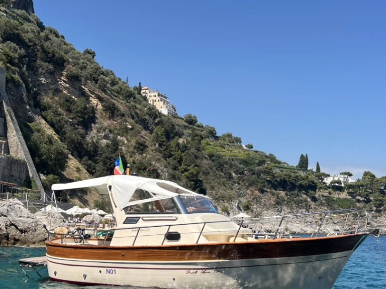 Fratelli Aprea Sorrento 7,50 Semi Cabinato a louer à Amalfi Coast