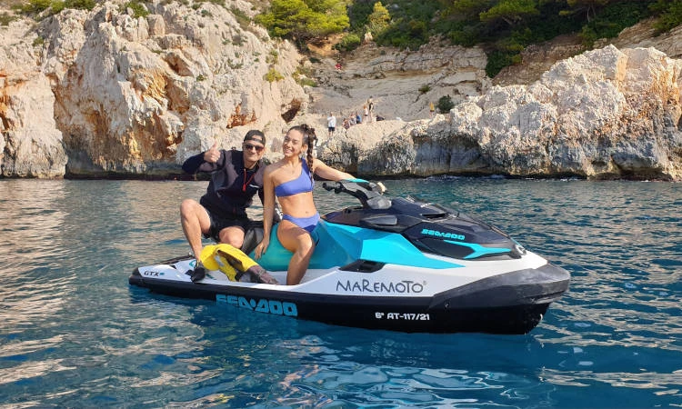 Location Jet ski à Les Issambres - Sea-Doo GTX 130