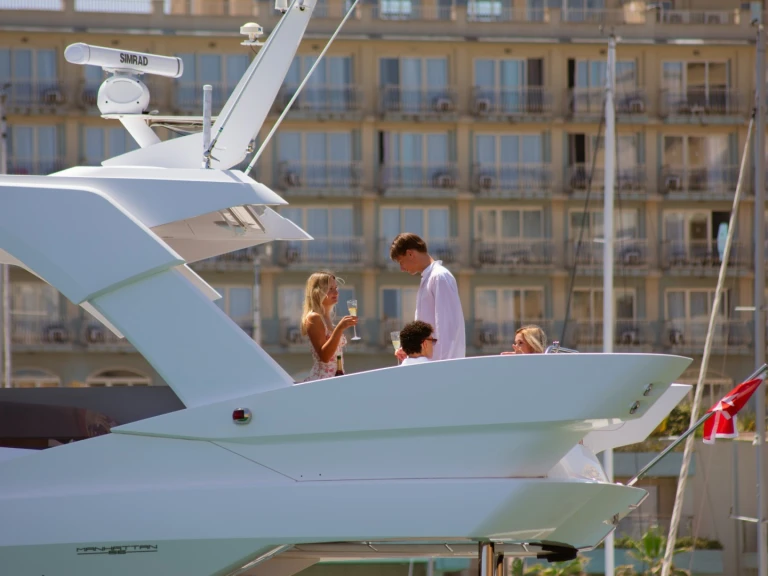 Location bateau Sunseeker Manhattan 66 à San Ġiljan sur Samboat