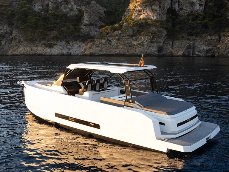 Location Bateau à moteur De Antonio avec permis
