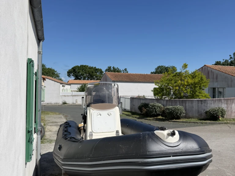 Location Semi-rigide à La Cotinière - Bombard Sunrider 550