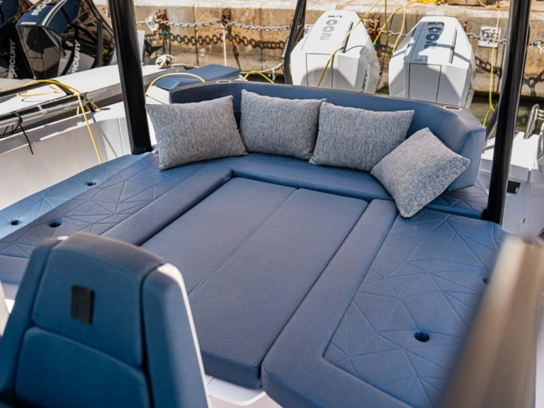 Bateau à moteur à louer à Saint Julian's au meilleur prix