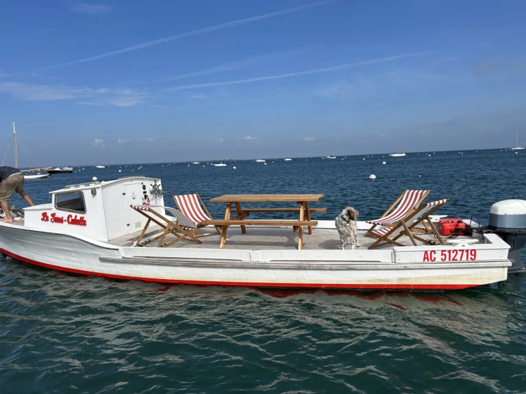 Chaland Atypique a louer à Lège-Cap-Ferret