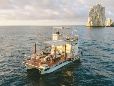 Noleggio Barca a motore con o senza skipper Custom Made a Cabo San Lucas