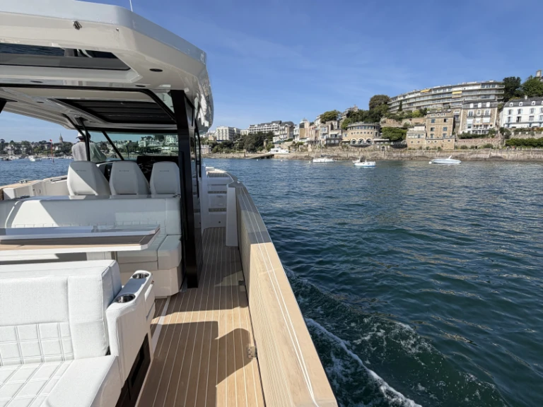 Location à Dinard - Saxdor SAXDOR 400 GTS sur SamBoat