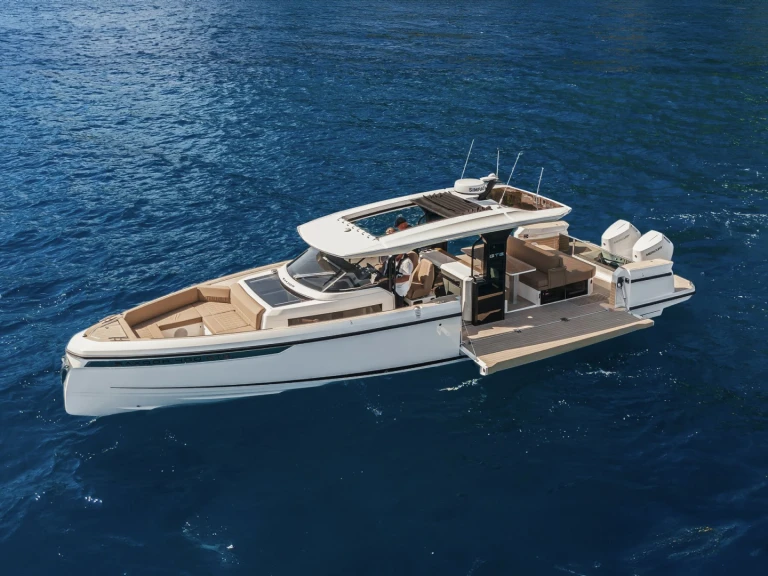 Location bateau Saxdor SAXDOR 400 GTS à Dinard sur Samboat